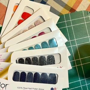 BRAND NEW IN ORIGINAL PACKAGING 
COLOR STREET